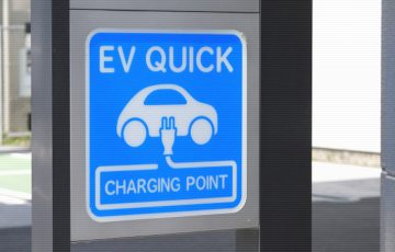 EV？PHEV？FCV？ってなに？EV標識を各種販売中！