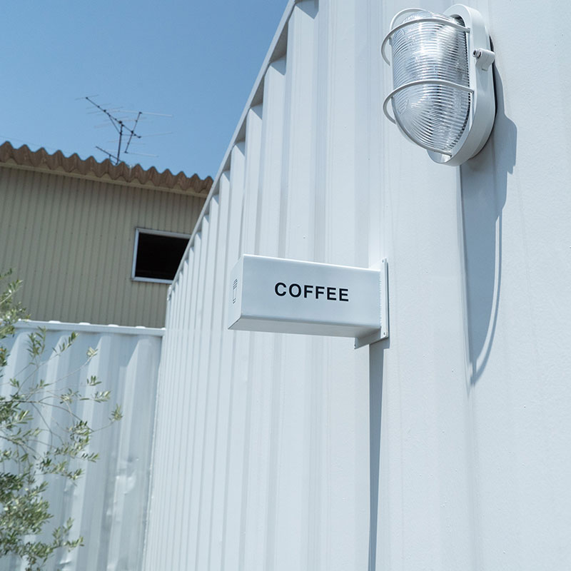 ホワイト金属製突き出しサイン　看板 錆びないプレート 突き出しサイン（白） | 看板,壁面看板,突き出し看板