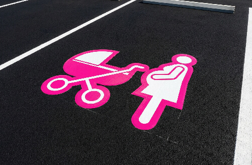 思いやり駐車場路面シート