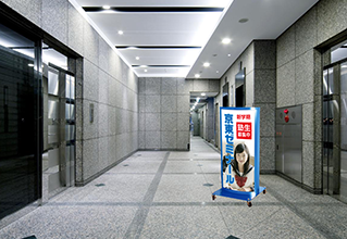 塾/スクールにおすすめの看板-電飾スタンド看板